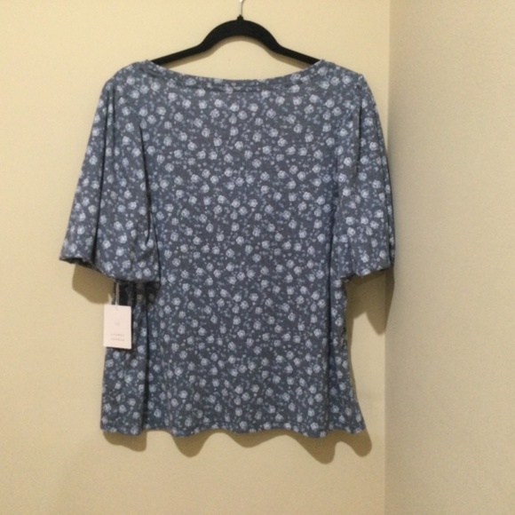 Pretty top by Lauren Conrad Size XXL small floral - Picture 2 of 2